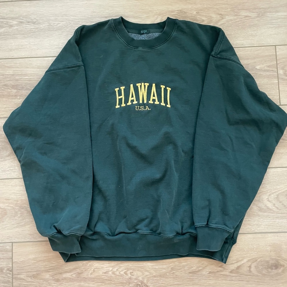 Brandy Melville/John Galt Hawaii Crewneck w/ Pockets